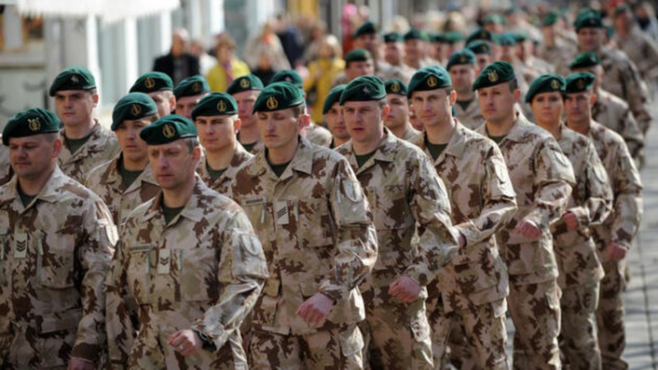 lietuvos_kariu_islydejimo_ceremonija_517125c610a4d_92700300