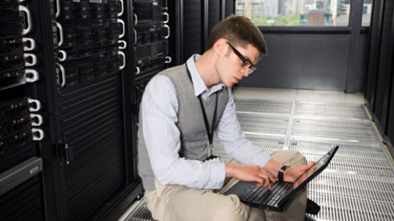 it_specialist_83141800