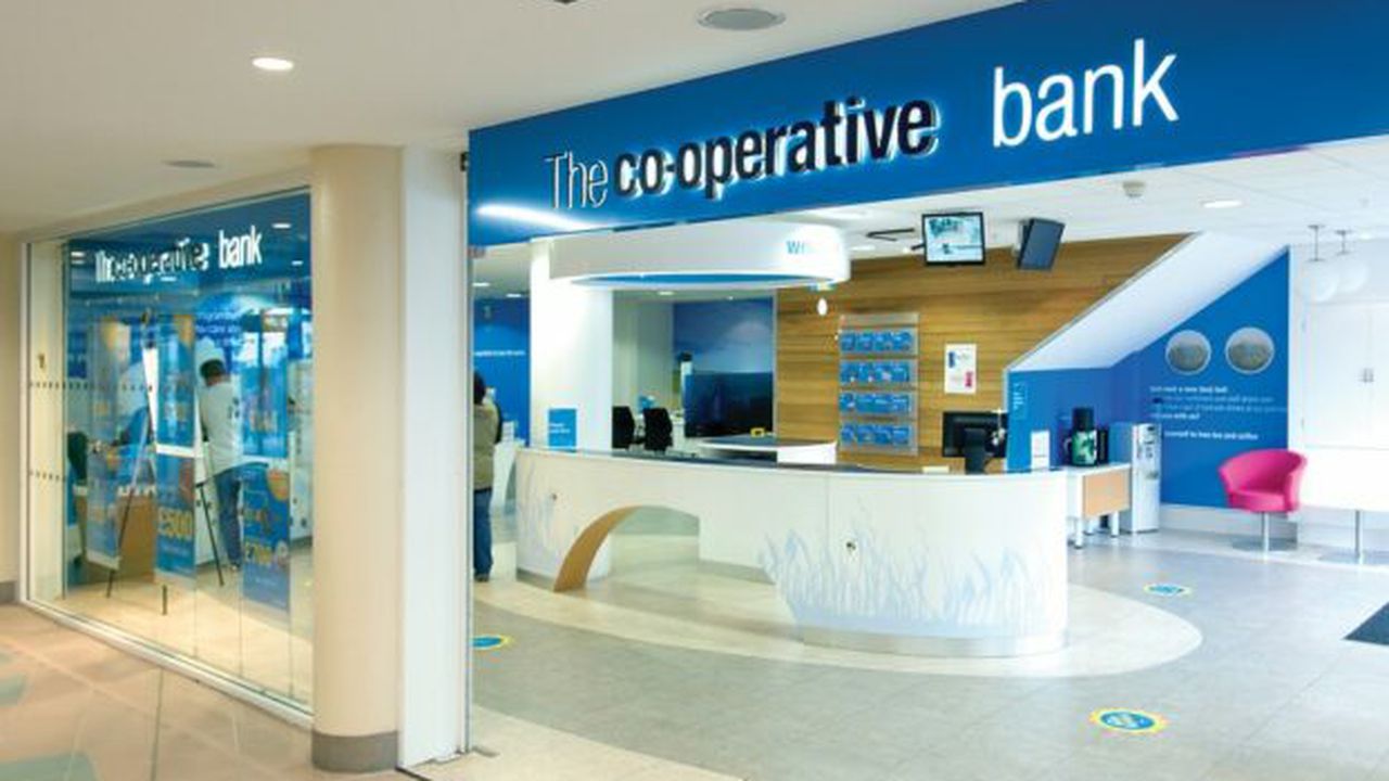 co_operative_bank_interior1_940x635_18376600