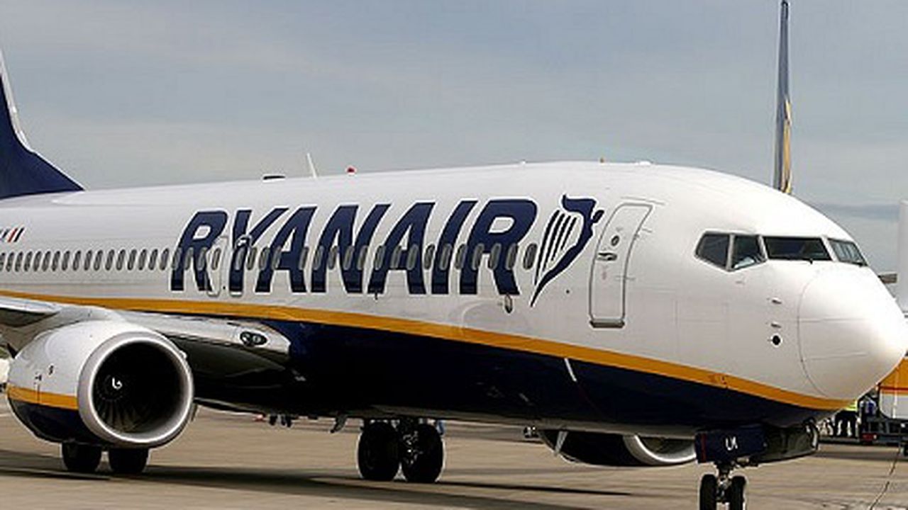 ryanair_77546300