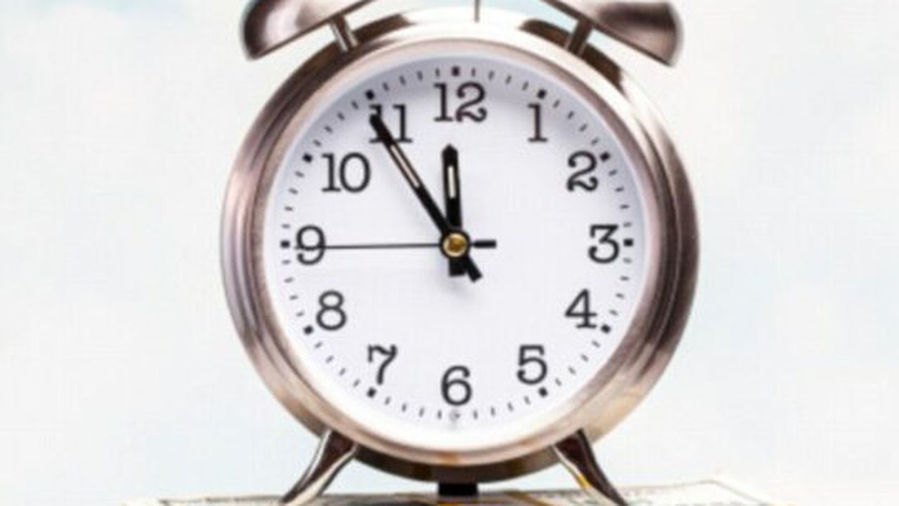 ceas_bani_467654_93489400