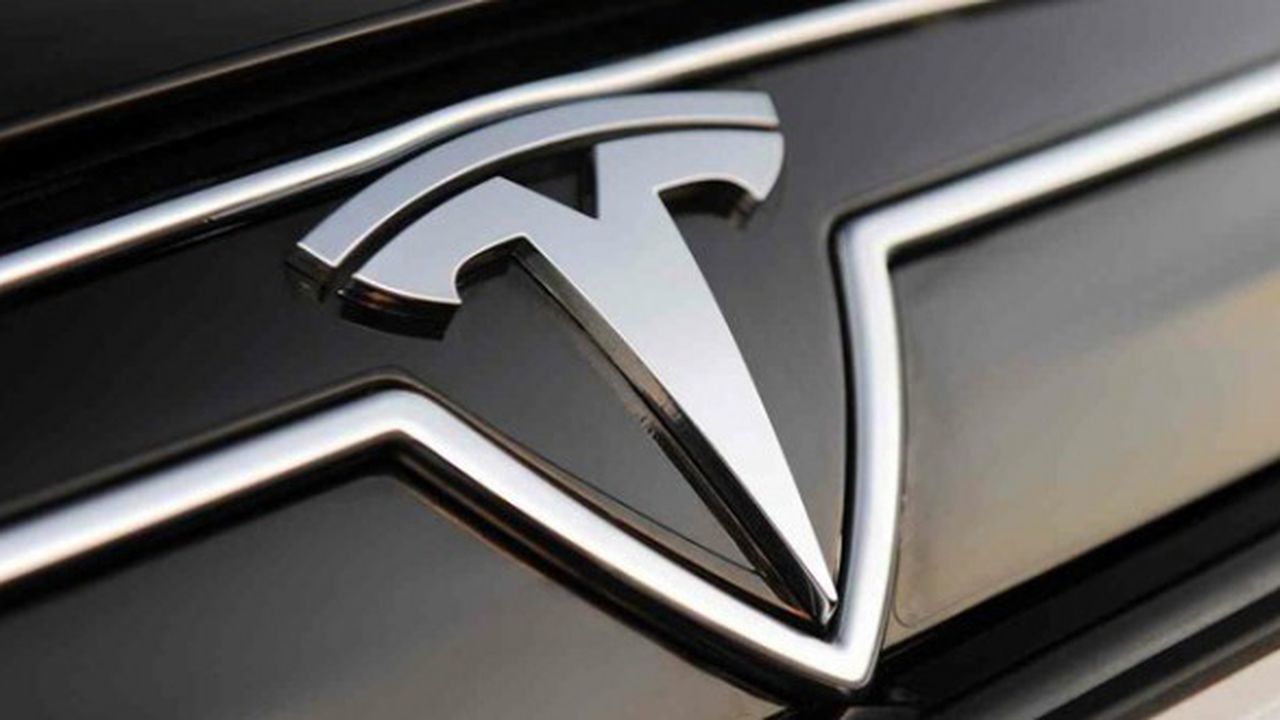 tesla_model_s_logo_590x330_08720300