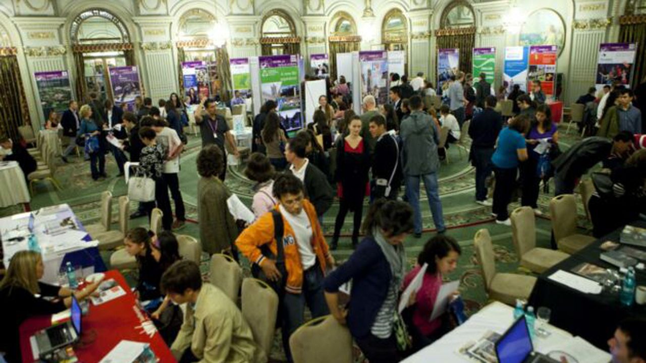 world_education_fair_77625800