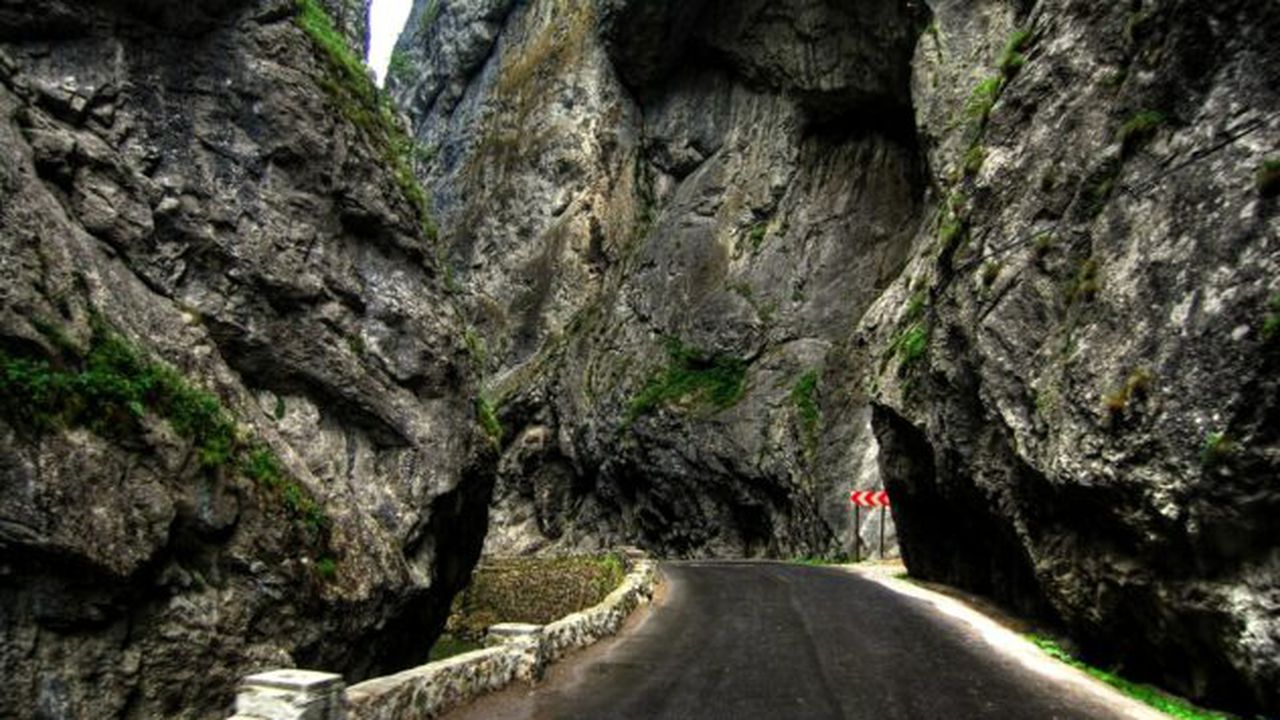bicaz_canyon_by_lentziu_69973600