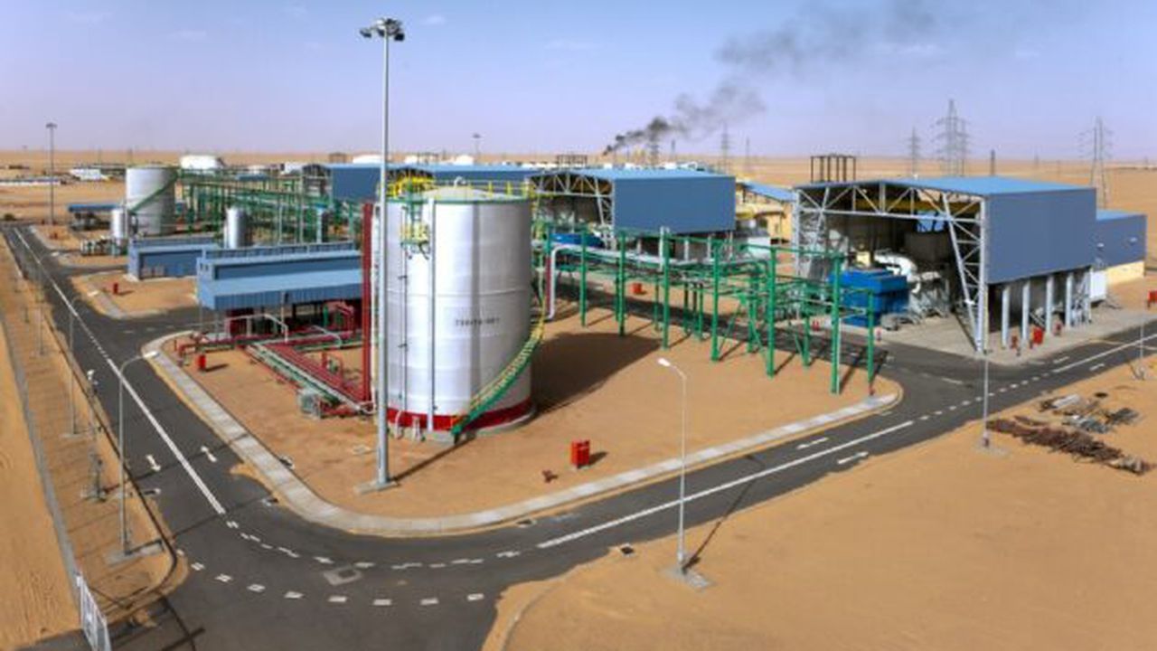 petrol_4567654_67405600