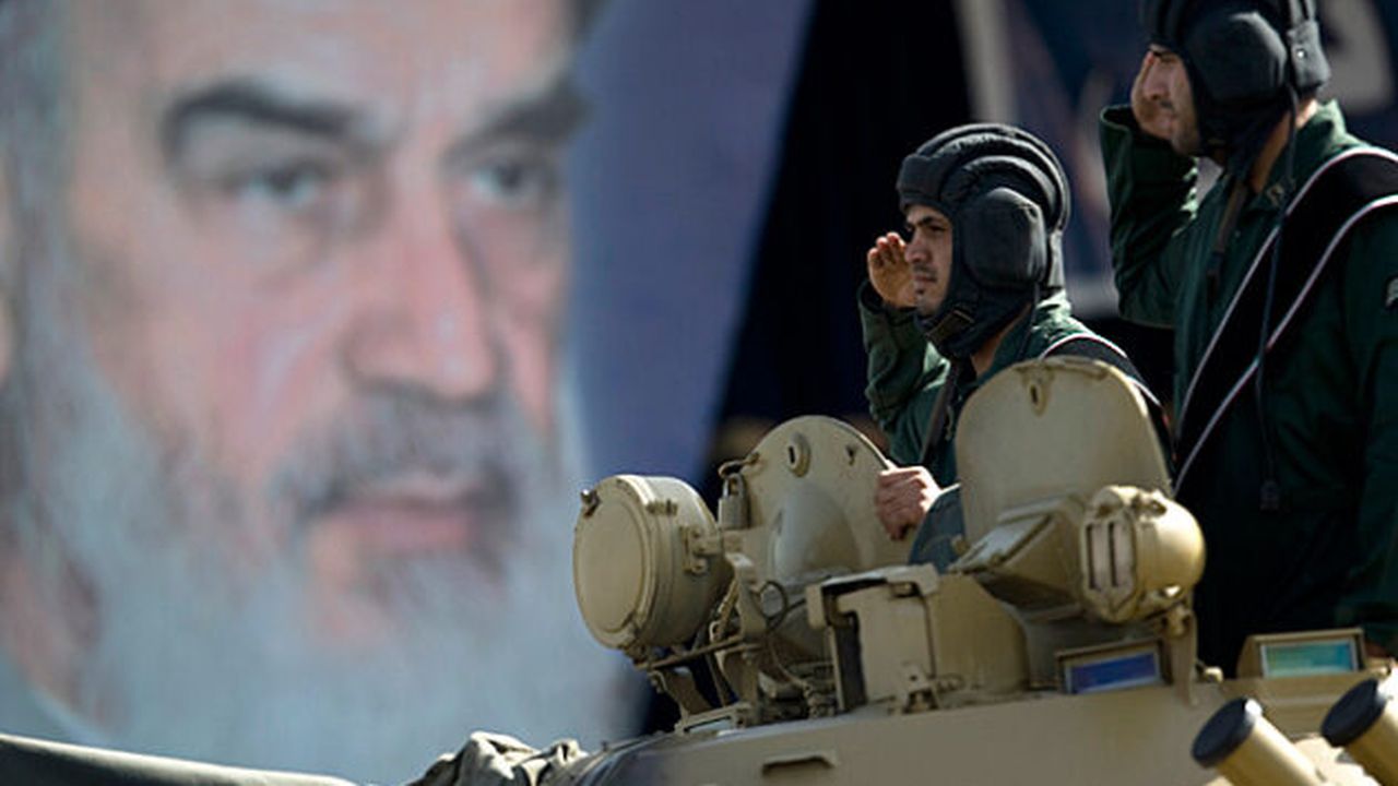 iran_guards_khomeni_ip_0_72335700