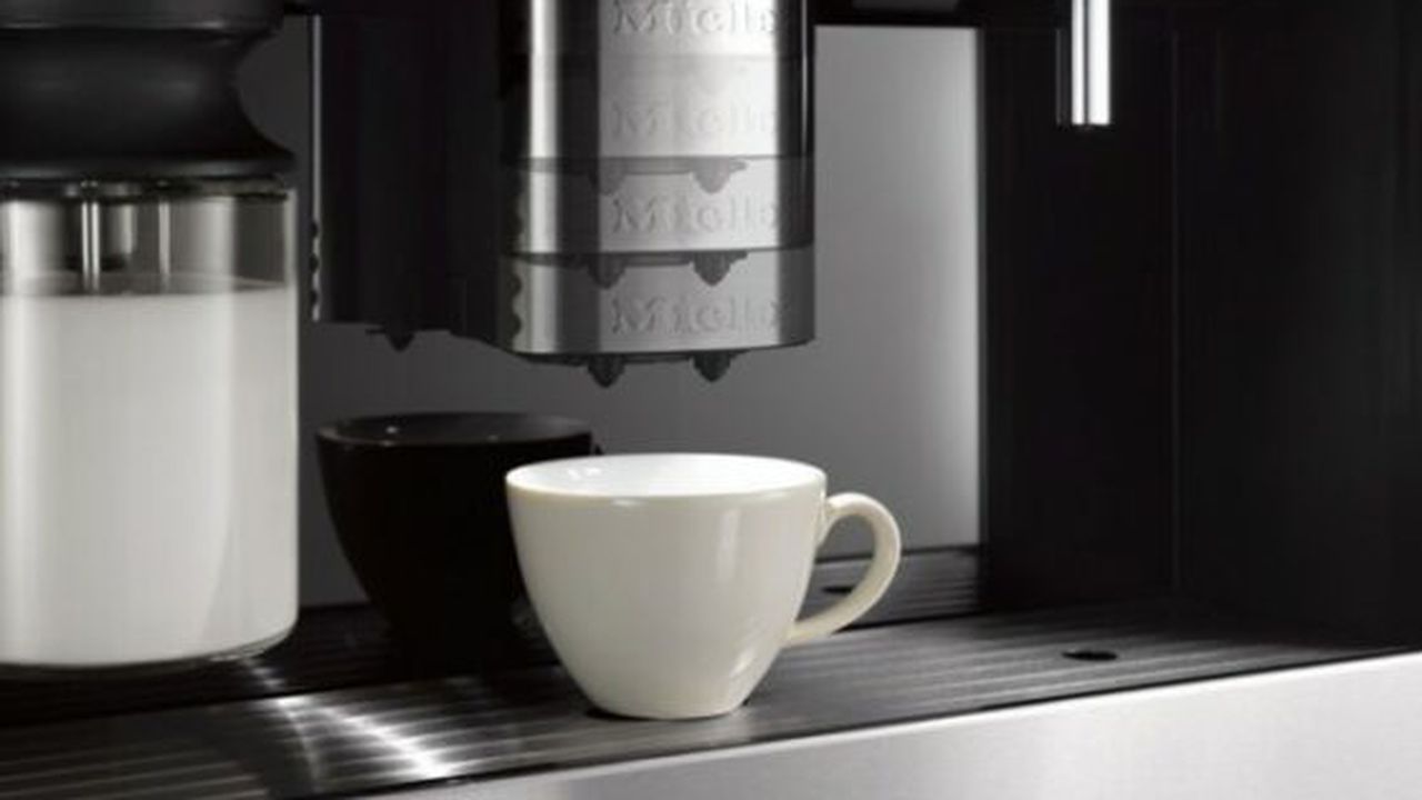 generation_6000_from_miele_coffee_machine_with_self_adjusting_spout_635x475_66691700