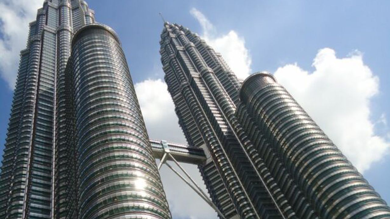 petronas_towers_64174300