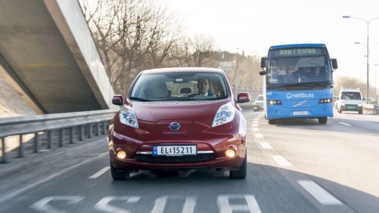 nissan_leaf_in_bus_lanes_norway_72773800