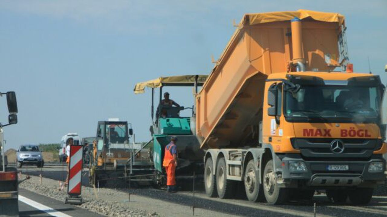 road_and_highway_construction__600610_1024x682_94484200