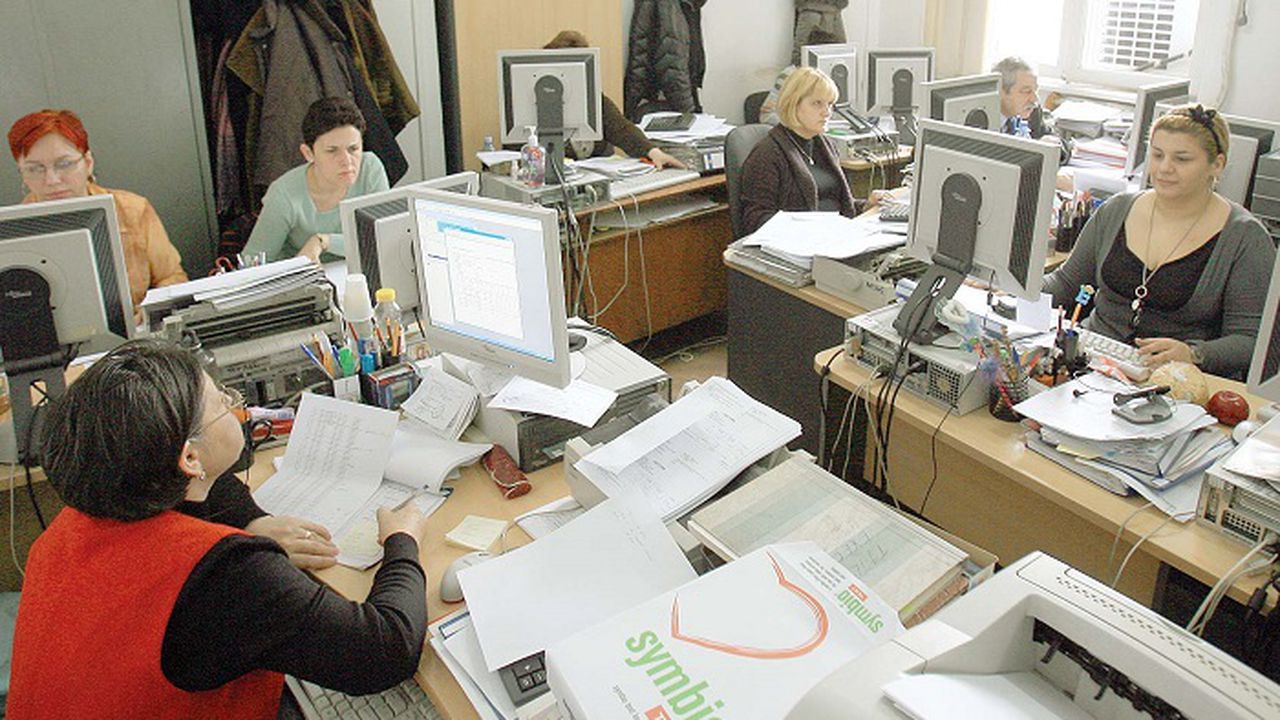 bugetari_03733100