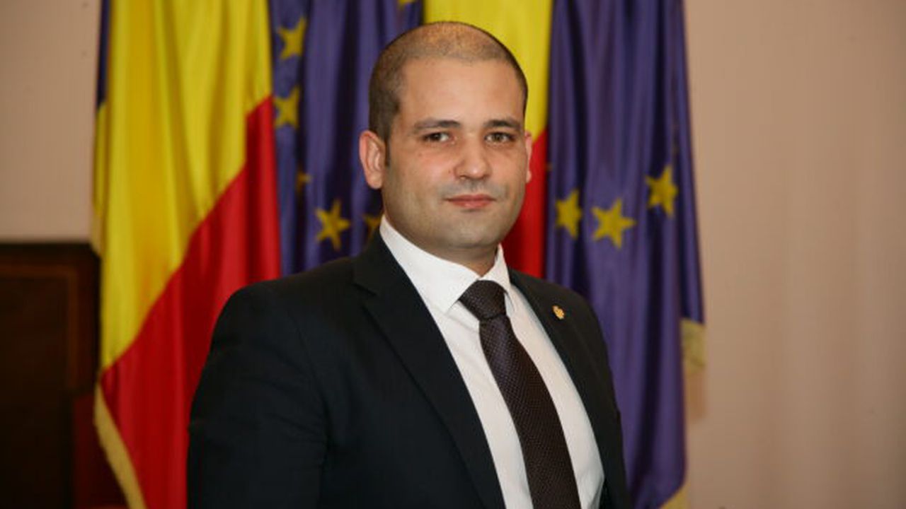 george_turtoi_456789_82678400