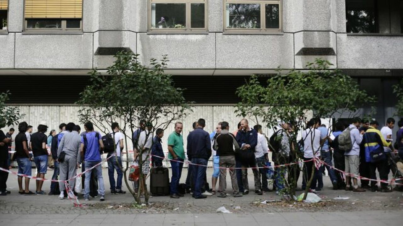 germany_refugees_wide_84e3a61907dfe3139a43042280c9b8a016895625_s900_c85_83519700