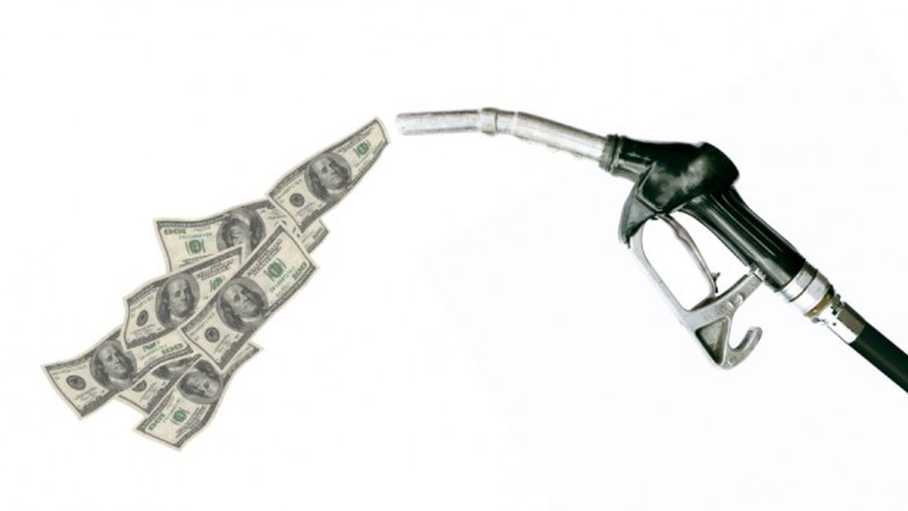 gas_pump_with_dollars_100311666_m_71283200