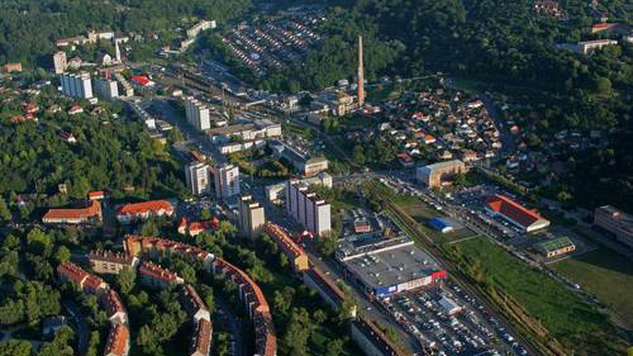 komlo_5676543_21761600