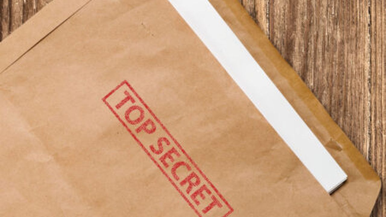 top_secret_envelope_84852400
