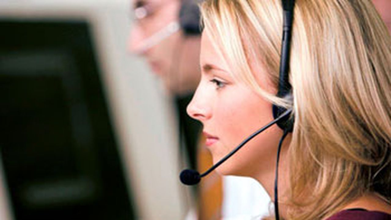 call_center_woman_headset_64857600