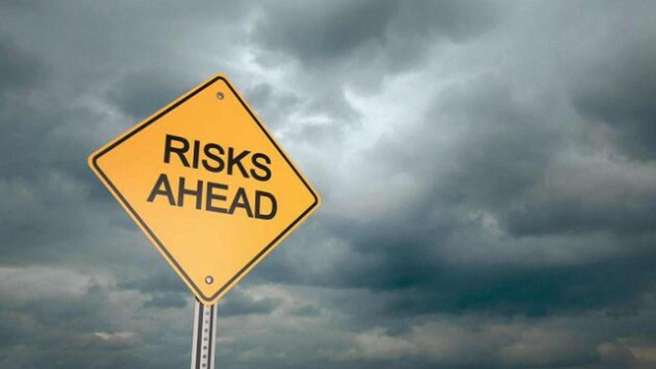 risks_ahead_shutterstock_150706244_sm_640x427_09226900