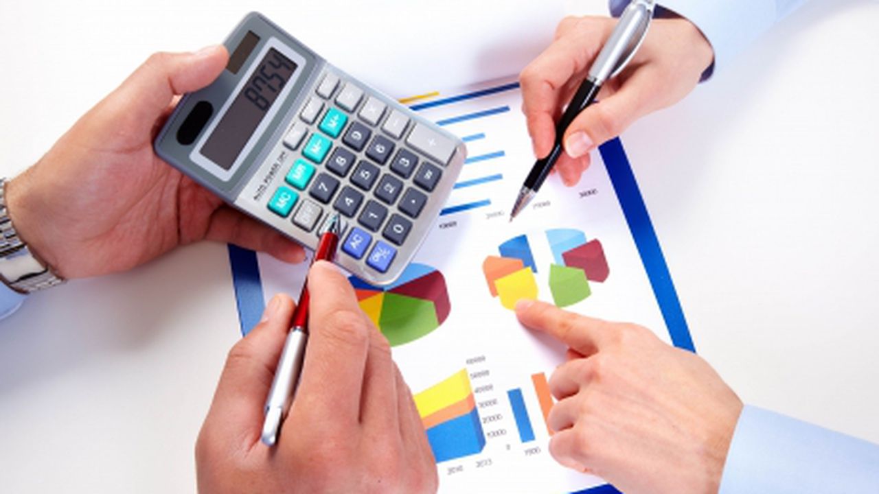55860847_kurhan_budget_calculator_finance_23435100_64631500