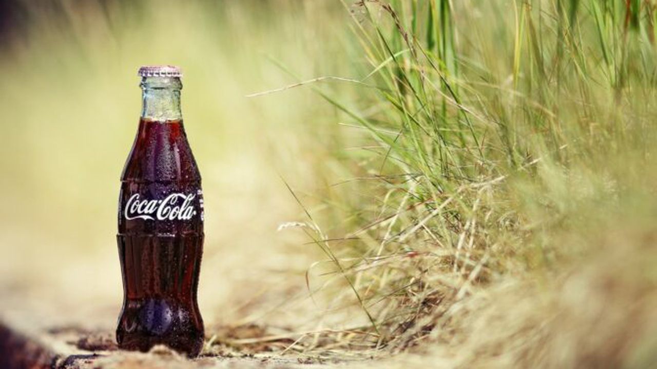 bottle_of_coke_wallpapers_39258_1920x1200_99952800