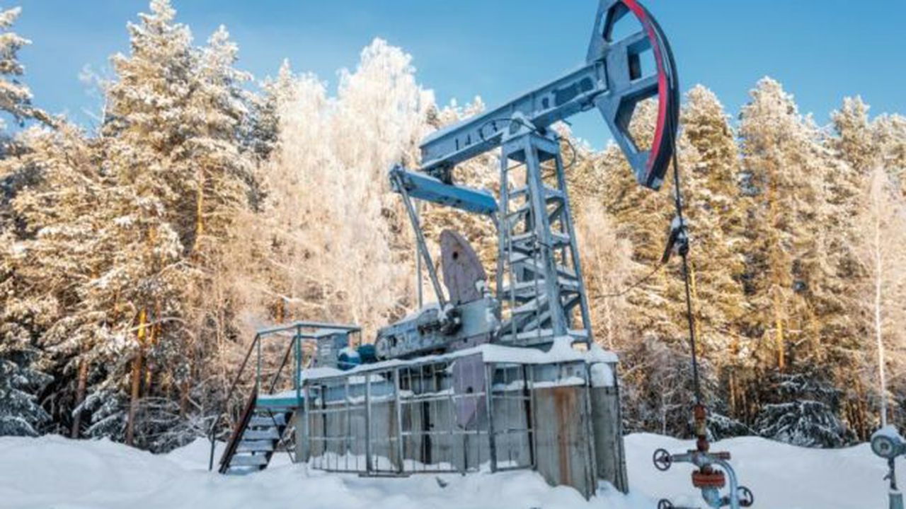 tartarstan_russia_oil_shutterstock_62791400