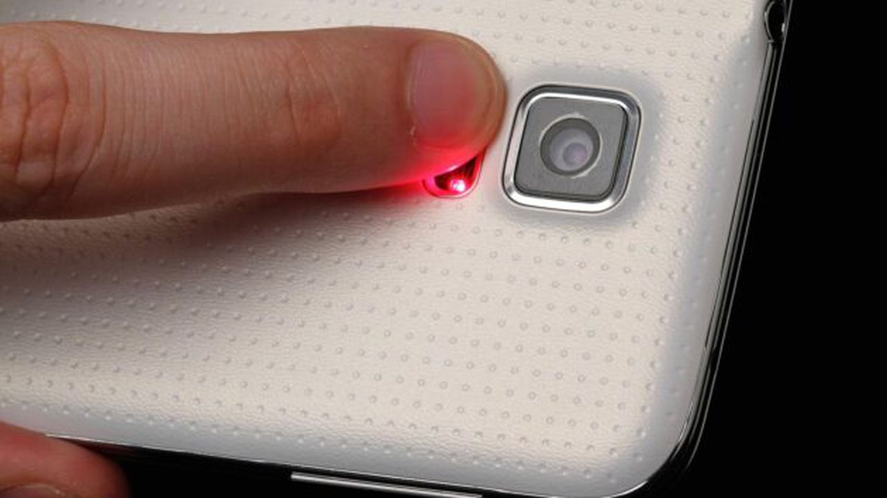 telefonul_tau_se_va_debloca_numai_daca_iti_recunoaste_bataile_inimii_50484900