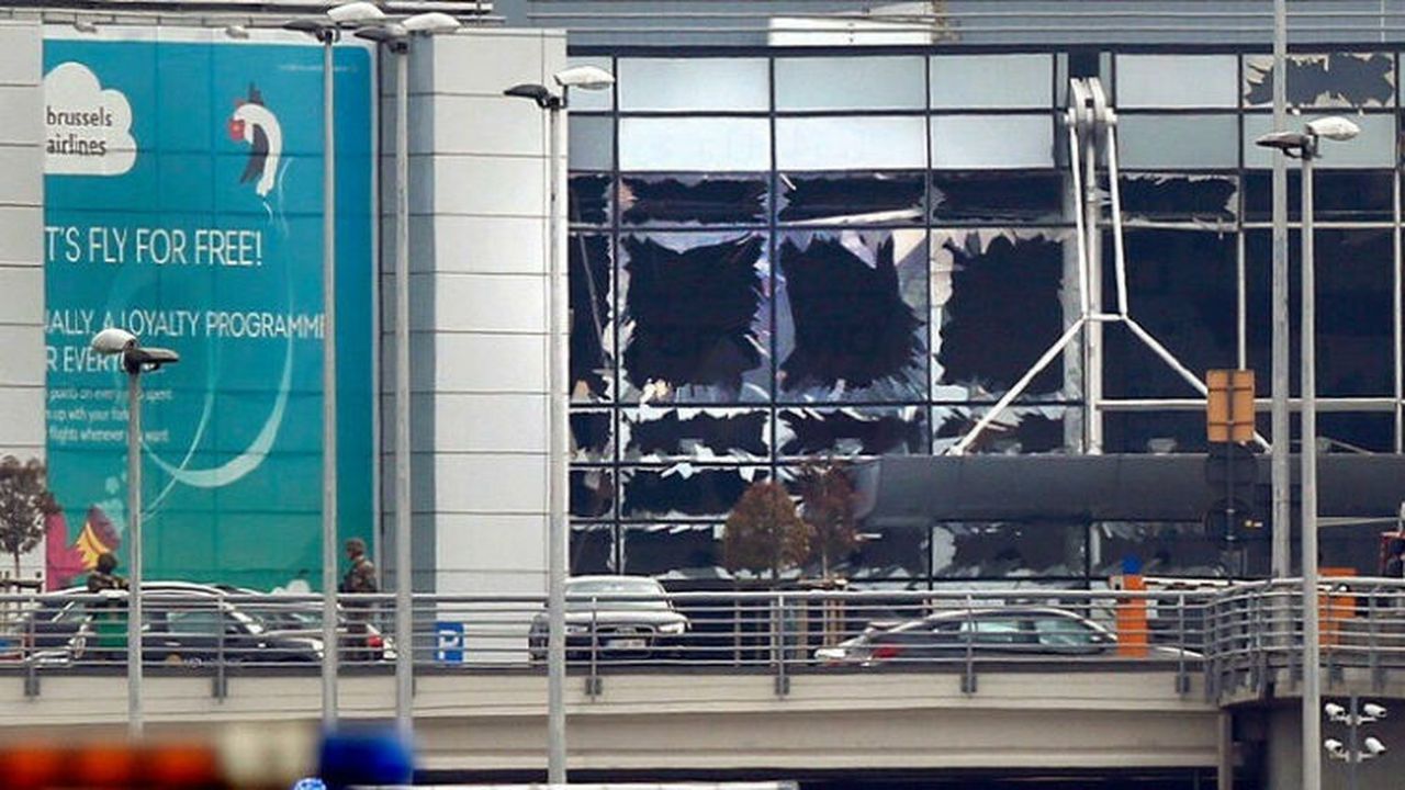 421374_bomb_explosion_at_brussels_zaventem_airport_left_extensive_damage_12862700