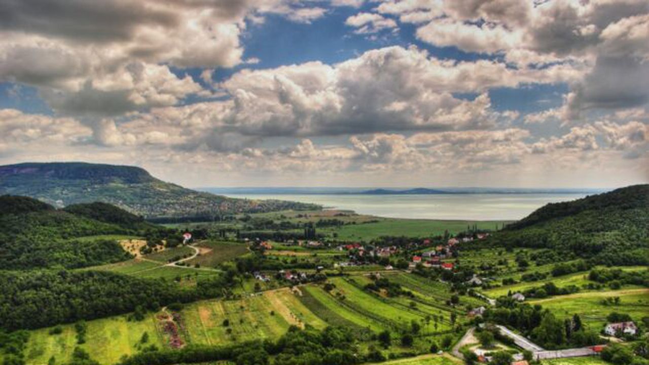 balaton_hungary_landscape1_1024x677_76837500
