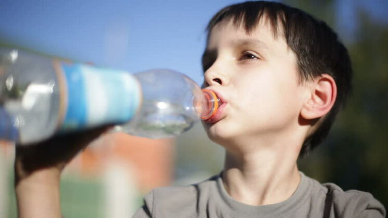 copil_apa_6859456784_48087200