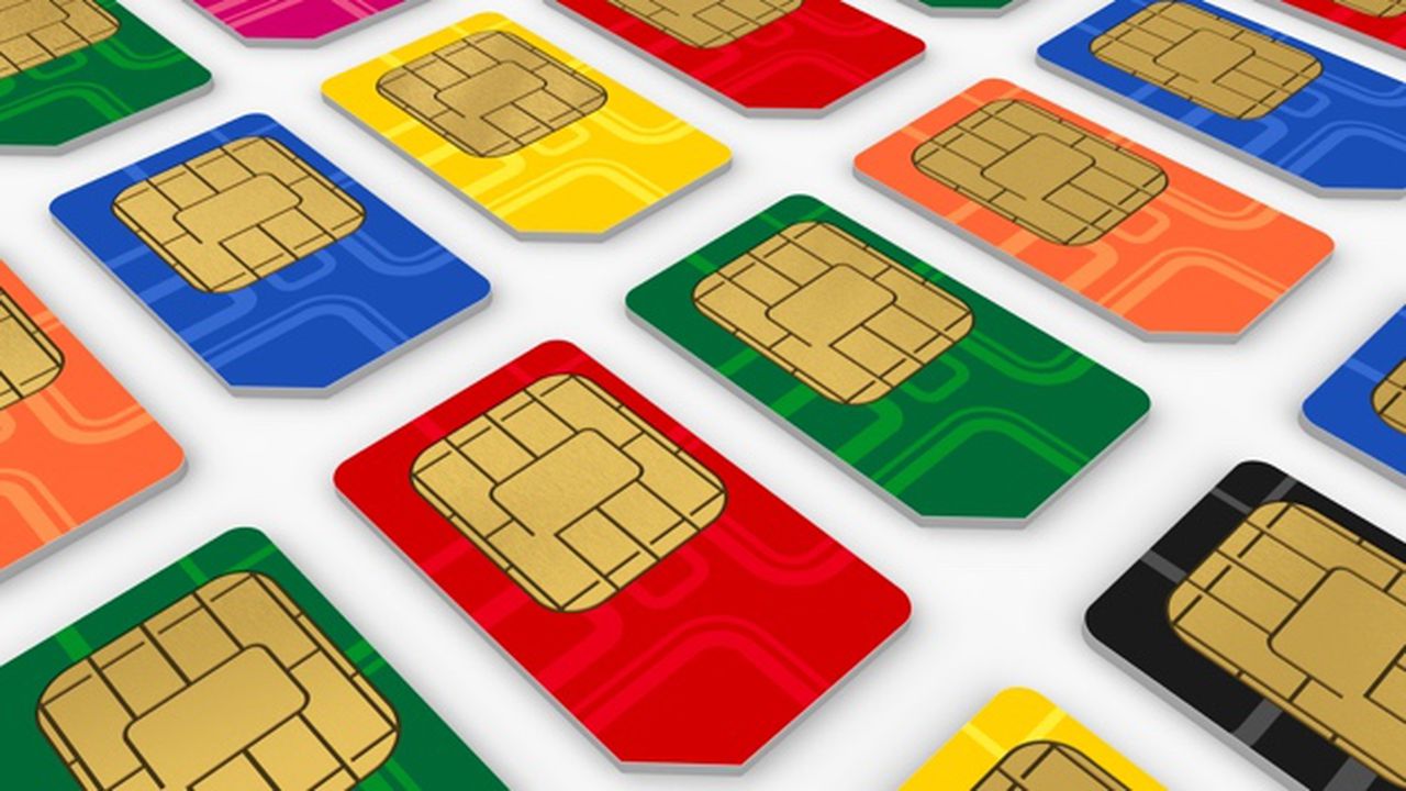 using_mobile_phone_abroad_sim_cards_87883100