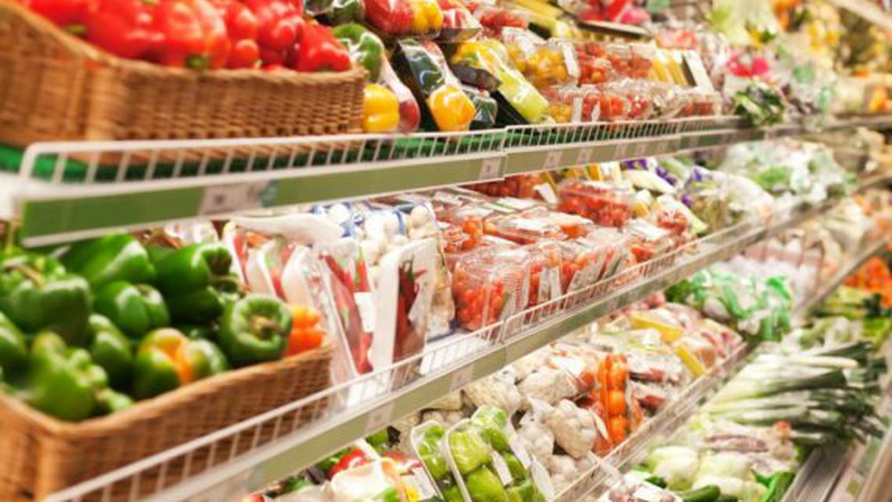 food_along_shelves_in_a_store_10865100