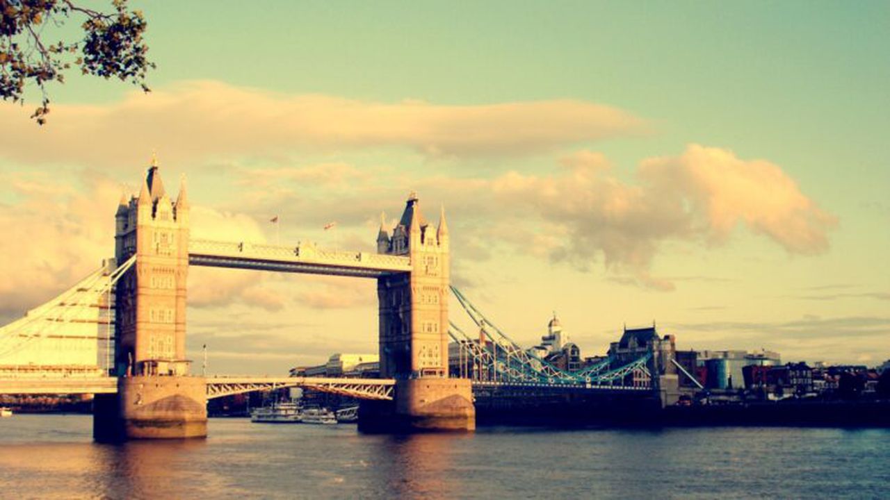 united_kingdom_water_city_london_bridge_sky_river_light_sun_tower_bridge_thames_color_30796_2048x1152_04914100