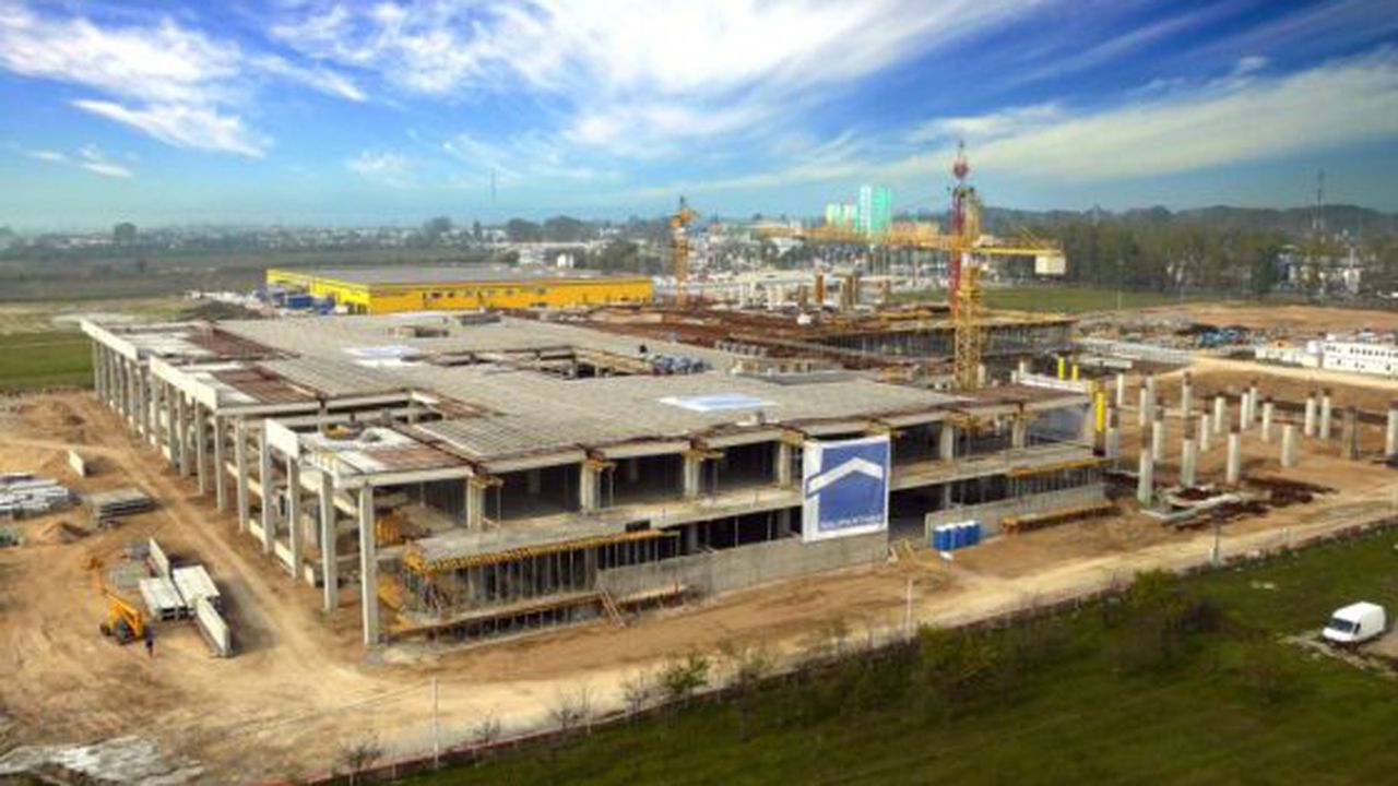 west_gate_shopping_center___craiova_03_13_38_54_98335900