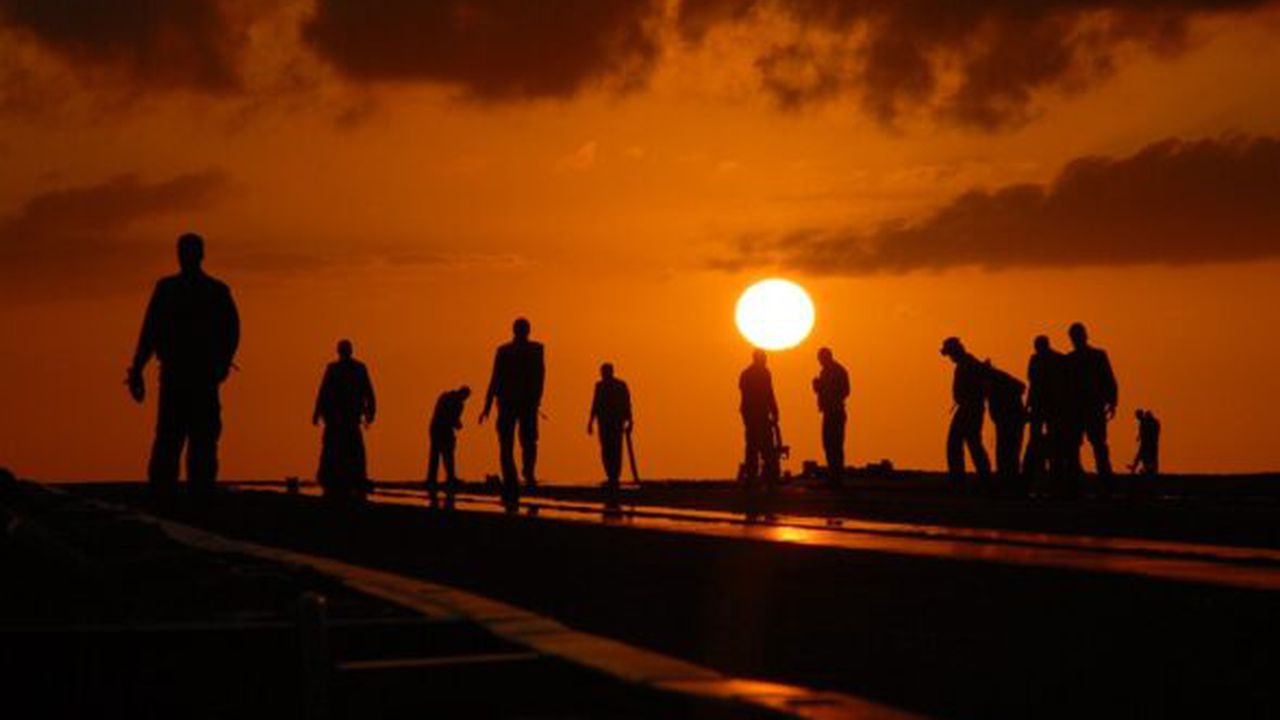 silhouettes_582969_960_720_49770100