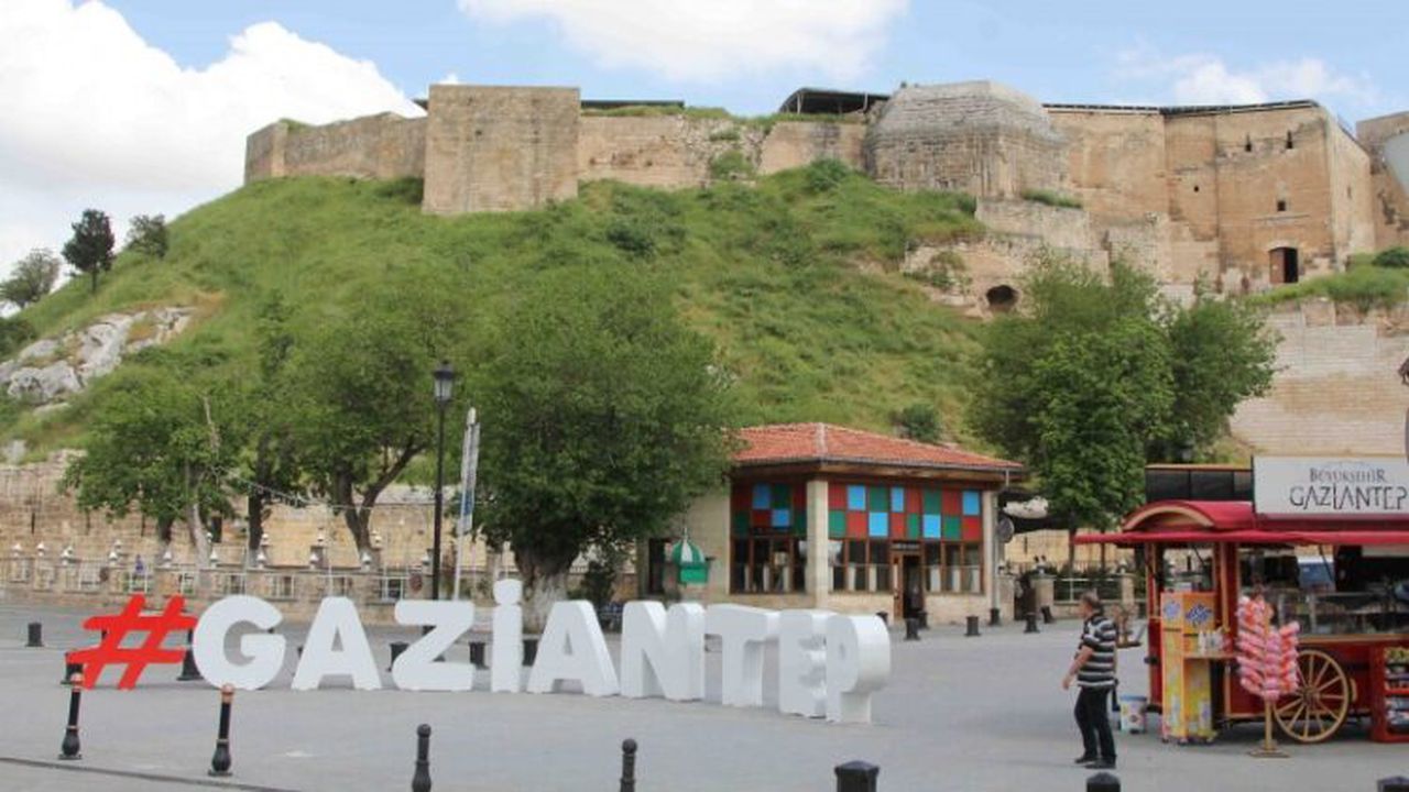 gaziantep_sign_24864200