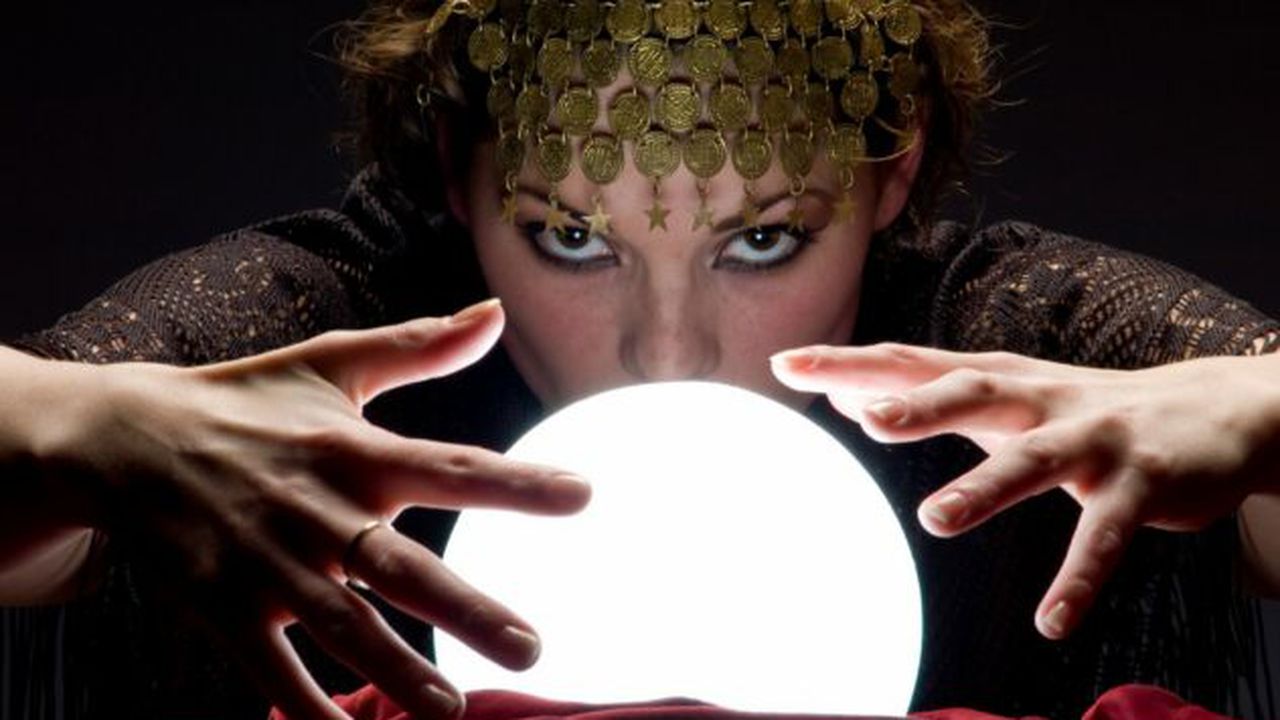 crystal_ball_76360300