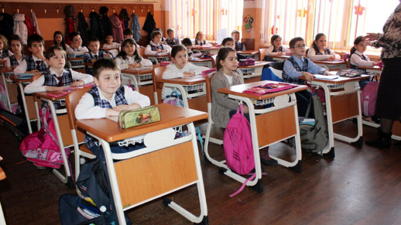 scoala_6749485756739_01313200