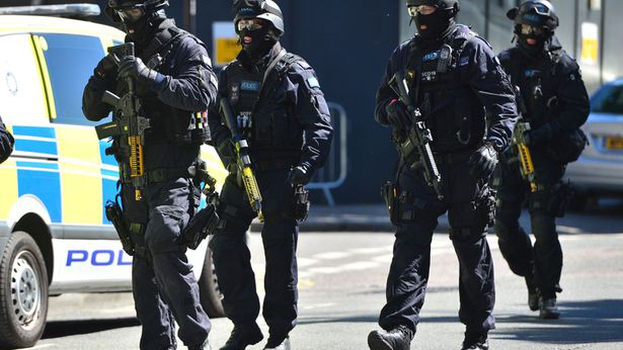 marea_britanie_politie_575857657_08700700