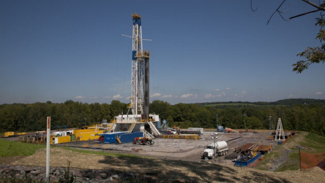 gas_fracking_well_78956600