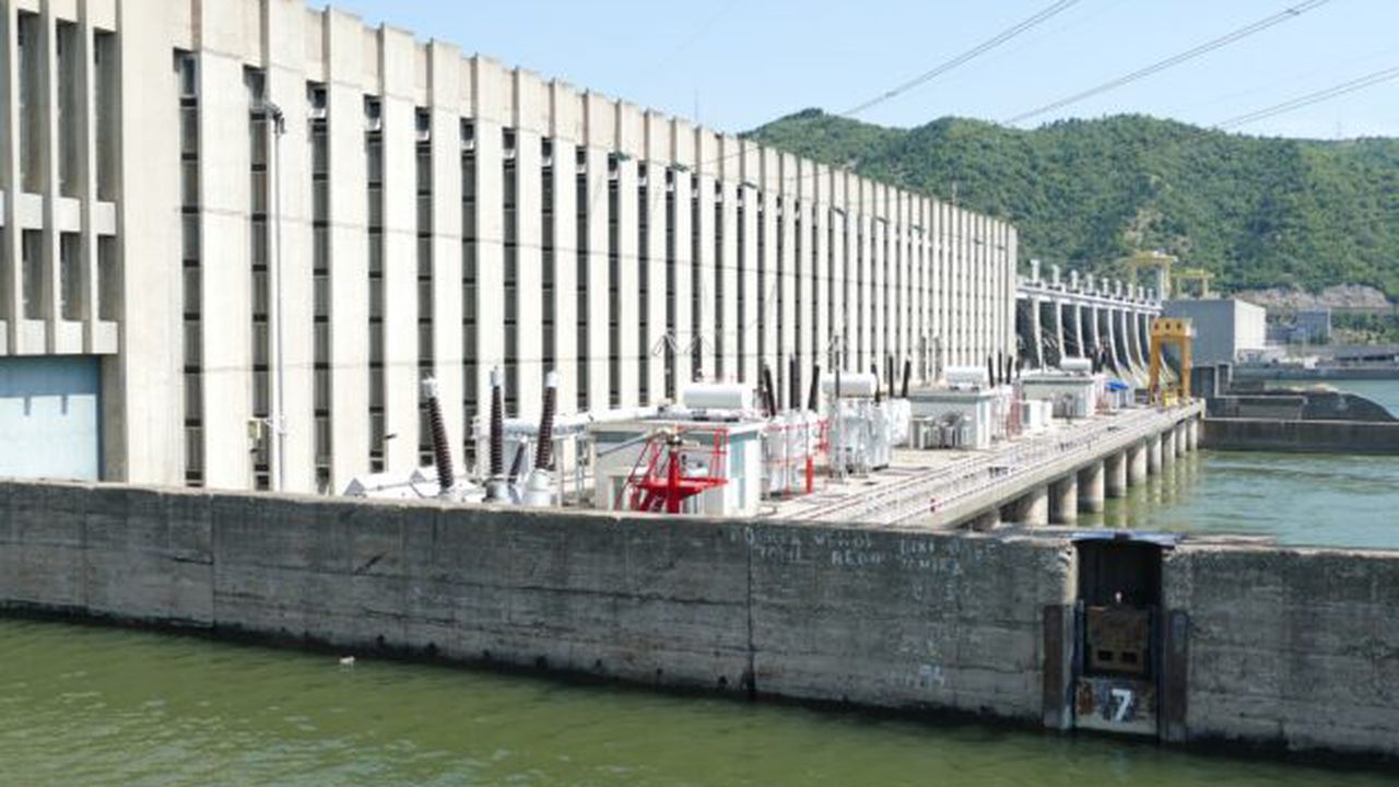 iron_gate_2519448_1920_16702700