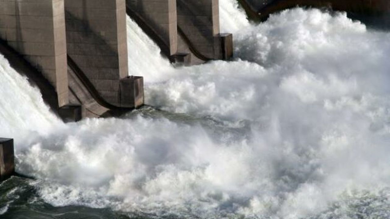 taxa_pe_apa_uzinata_umple_buzunarele_celor_de_la_apele_romane_18581230_24208500