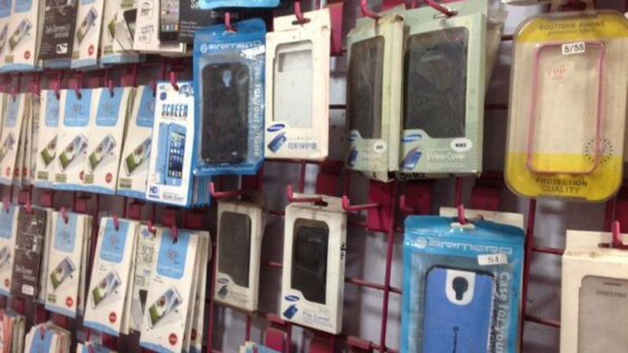 lucky_telecom_and_mobile_centre_mahakali_andheri_east_mumbai_mobile_phone_repair_and_services_3rnbkiu_11812300