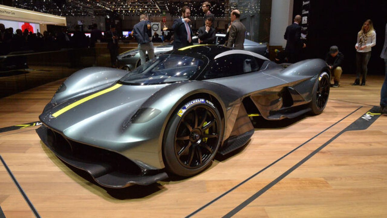 aston_martin_valkyrie_18451500
