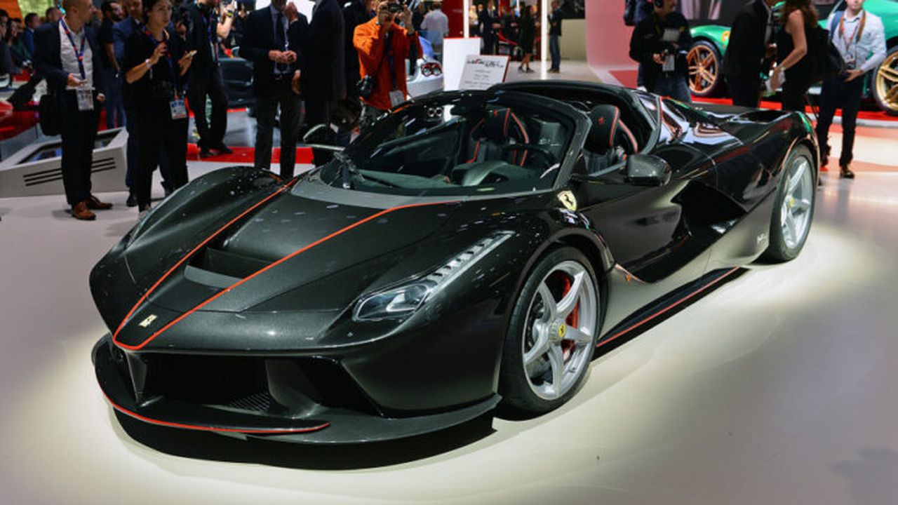 ferrari_laferrari_aperta_paris_2016_1_78518500