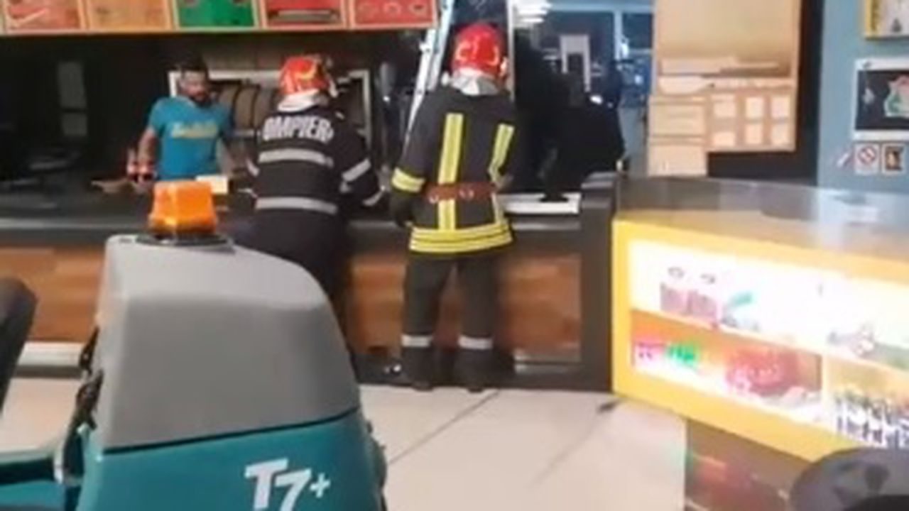 incendiu_la_mall_78404600