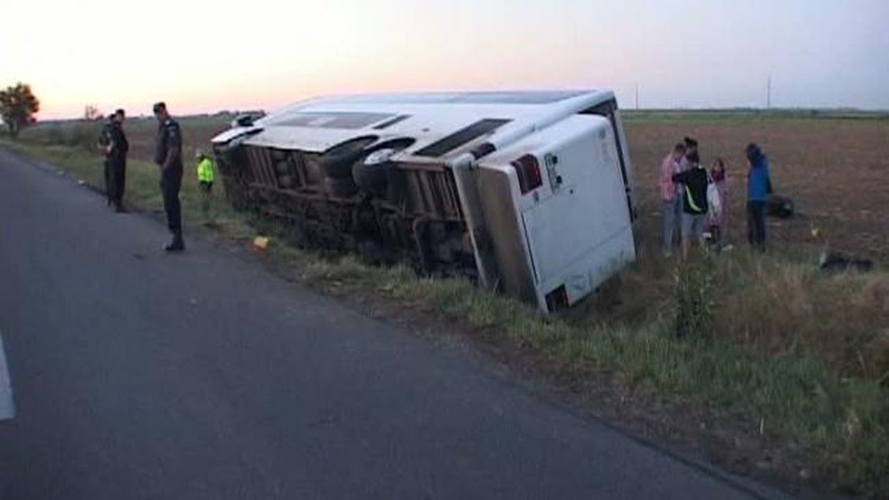 autobuz_rasturnat_39316200