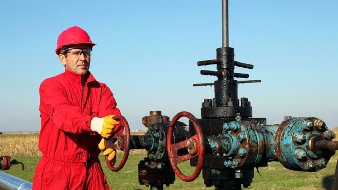 petrol_gaze_94788600