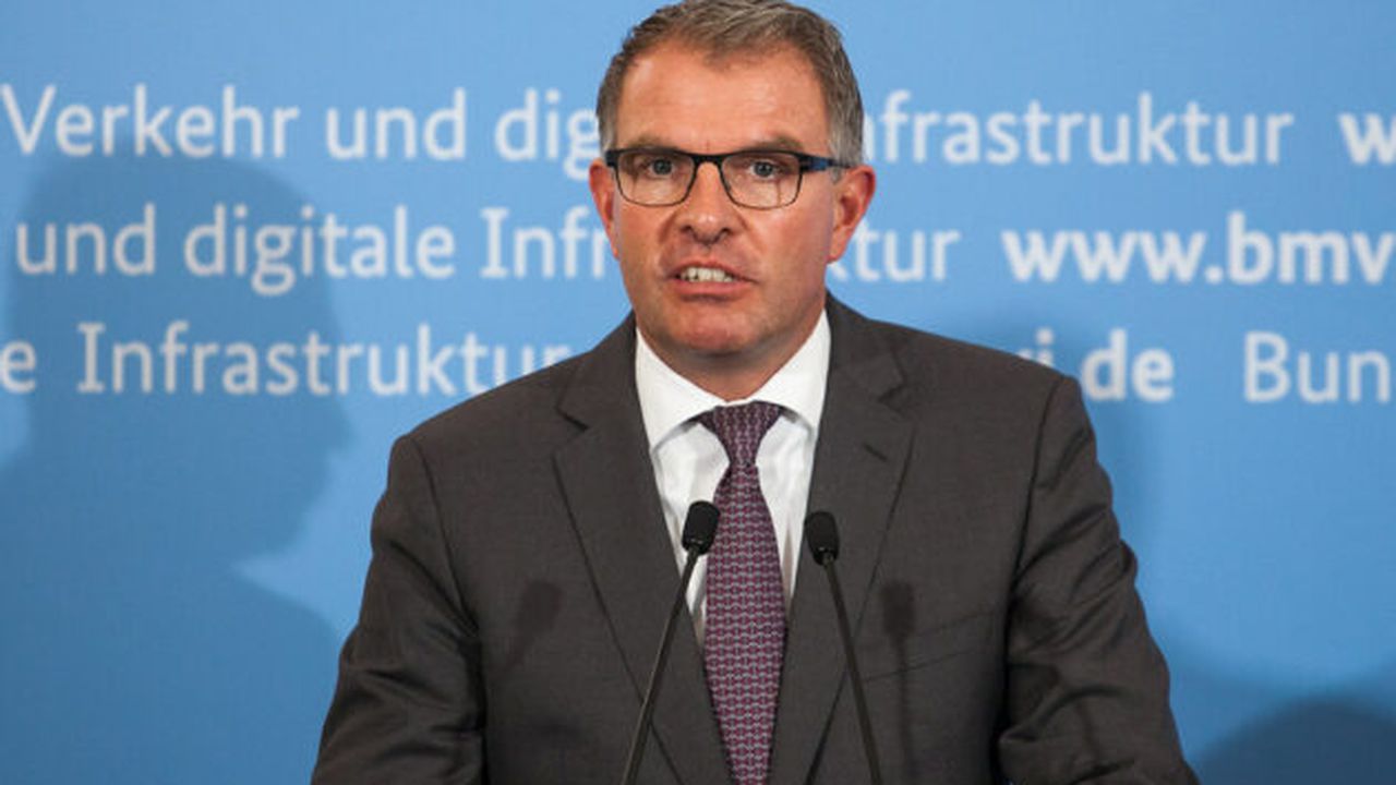 14922512854_0bb2f9155f_b_32242400