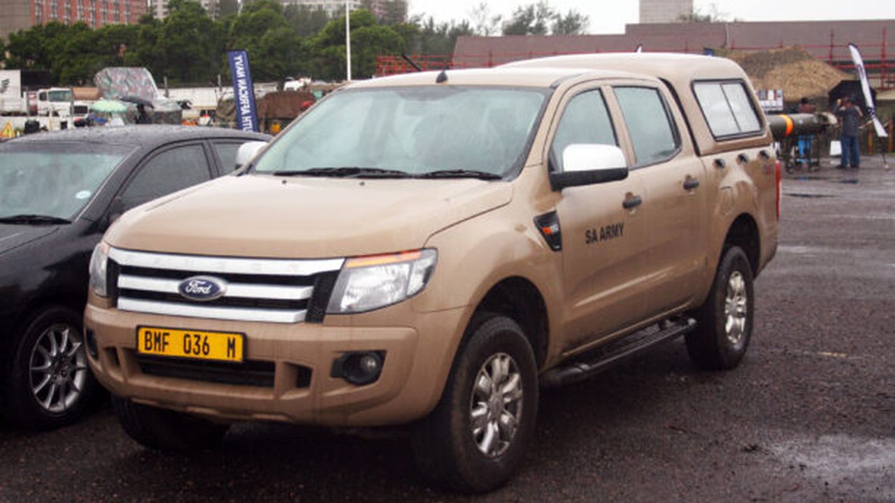 sandf_armed_forces_day_2017___south_african_army_ford_ranger_32203114074_16708600