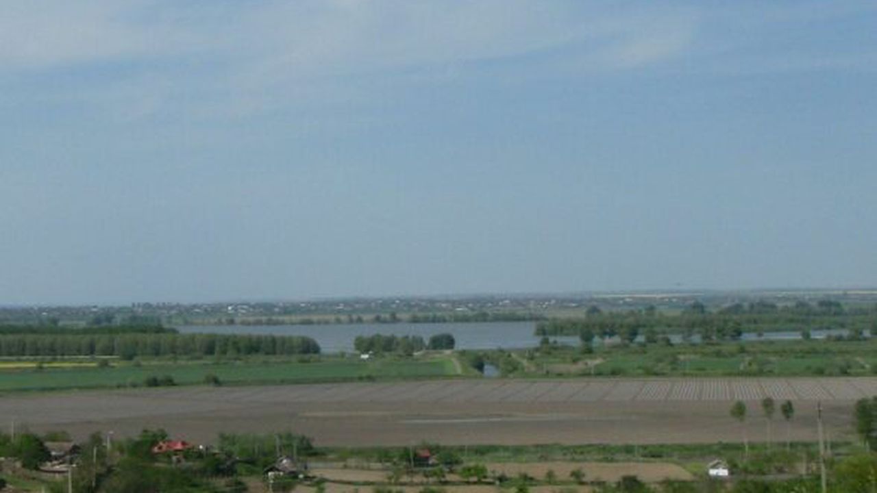 1024px_isaccea__west_01_91196800